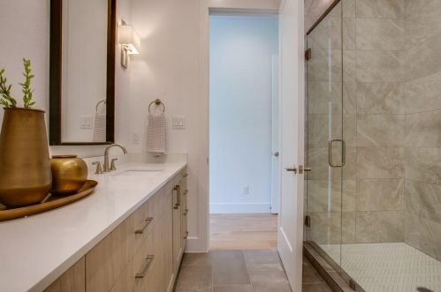 1218 Haines, Dallas TX 75208-4104 exterior