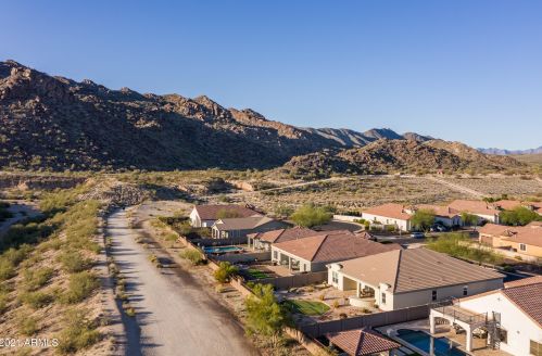 10015 6 Pl, Phoenix AZ 85085 exterior