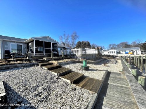 1029 Sarasota Dr, Lacey NJ 08731-5327 exterior