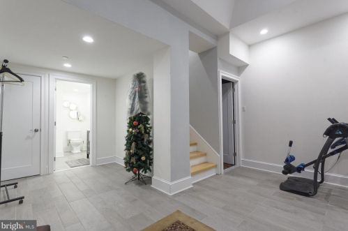 1026 Leithgow St, Philadelphia PA 19123-1421 exterior