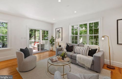 1847 47 Pl, Washington DC 20007-1910 exterior