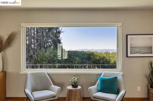 210 Amherst Ave, Berkeley CA 94708-1001 exterior