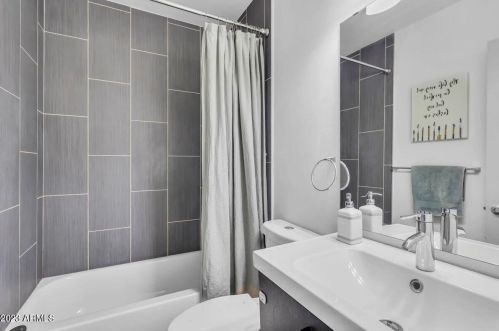 1901 22nd St, Phoenix AZ  85006-2446 exterior