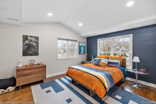 1174 Lakeside Dr, Bham MI 48009-1381 exterior