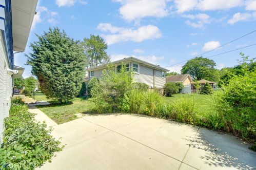 452 Adams St, Elmhurst IL  60126-4633 exterior