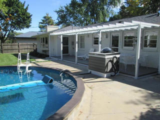 2120 Bernard Ln, Milwaukee WI  53209-2810 exterior