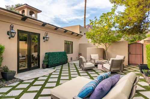 4450 54th St, Phoenix AZ 85018-1905 exterior