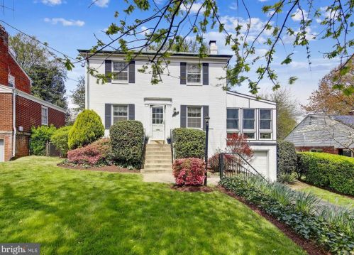 607 Forest Glen Rd, Silver Spring, MD 20901-2209