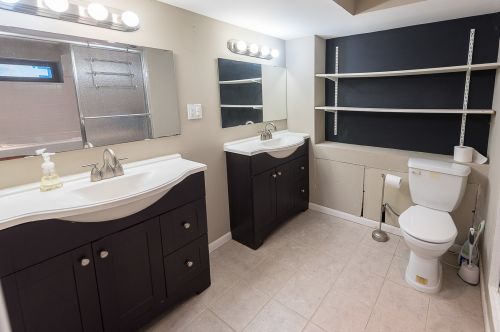 5225 Kimbark Ave, Chicago IL  60615-4009 exterior