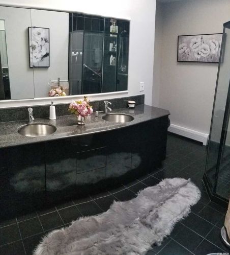 58 Vly Grn Dr, Valley Stream NY 11581-3635 exterior