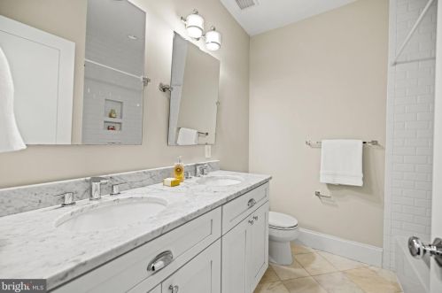 1213 F St, Washington DC  20002-6313 exterior