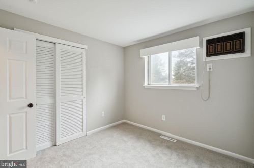 114 Woodview Ln, Riverton NJ  08077-3218 exterior