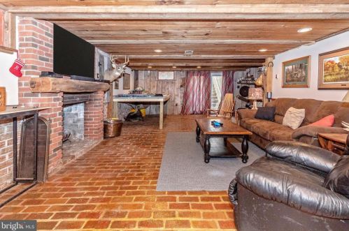 265 Old State Rd, Limerick PA 19468-3214 exterior