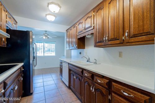 5716 Grant Rd, Tucson AZ 85712-2341 exterior