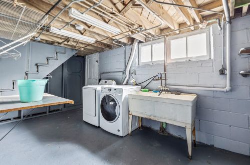 1968 83, Milwaukee WI 53213-2128 exterior