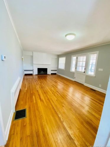 119 Kings Hwy, North Haven CT 06473-1211 exterior