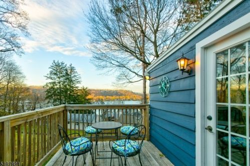 56 Glenside Trl, Sparta NJ  07871-1244 exterior