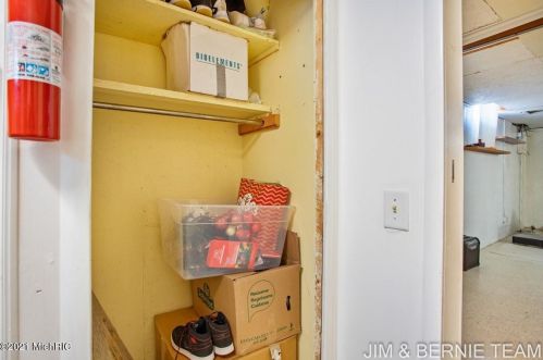 3100 Stratford Dr, Wyoming MI exterior