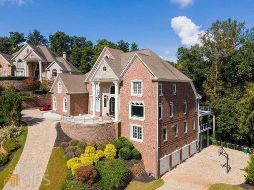 8345 Grogans Ferry Rd, Atlanta, GA 30350-3112