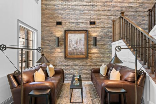 69 Bahama Cir, Tampa, FL 33606-3339