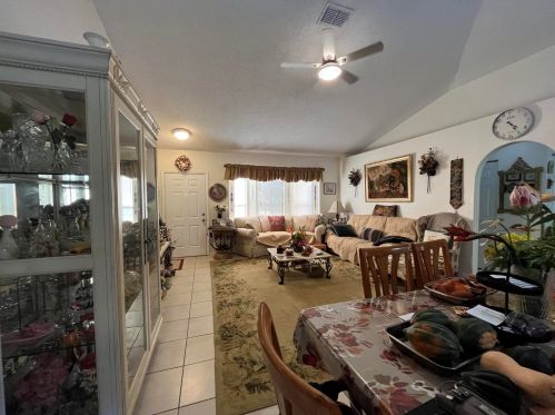 1231 Byron St, Fort Pierce FL 34983-2507 exterior