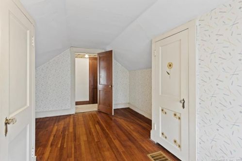 52 Delmont St, Manchester CT 06042-3510 exterior