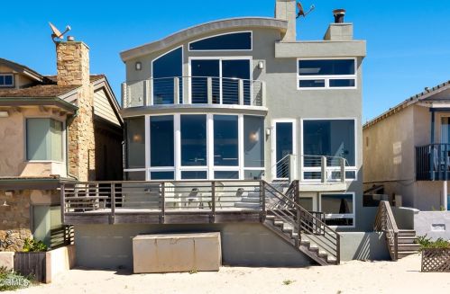 3741 Ocean Dr, Oxnard, CA 93035-4121