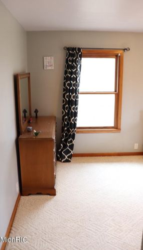 3821 Ellen St, Meskegon MI 49444-4067 exterior