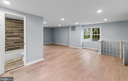 4305 Shoemaker Rd, Huntingdon Valley PA 19006-1711 exterior