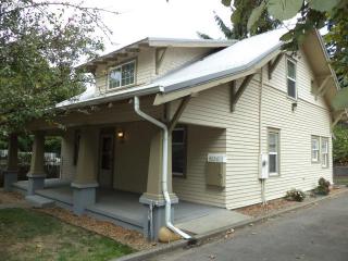 4636 95th Ave, Portland, OR 97220-4206