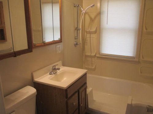 2840 48, Milwaukee WI 53220-2102 exterior