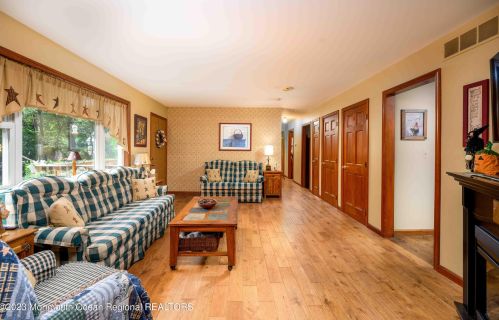 407 Stump Tavern Rd, Jackson Twp NJ 08527-3326 exterior