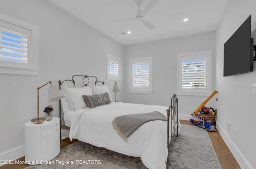 400 Newark Ave, Point Pleasant Beach NJ 08742-4141 exterior