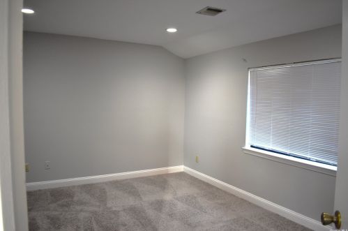 196 Scarlett Dr, Commack NY 11725-4636 exterior