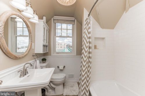 206 S St, Washington DC  20002-1571 exterior