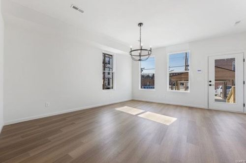 2867 Indiana Ave, Saint Louis MO 63118-2506 exterior