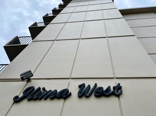 3121 Ala Ilima St, Honolulu HI  96818-3046 exterior