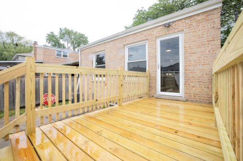 4572 Melvina Ave, Chicago IL  60630-3014 exterior