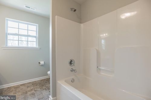 1190 Fairwood Dr, Huntingtown MD 20639-3931 exterior