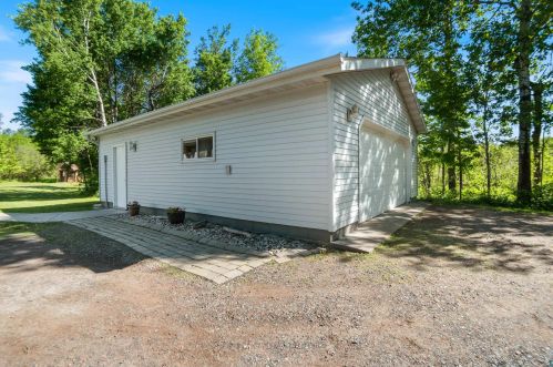 5493 Old Hwy 61, Duluth MN 55810-2116 exterior