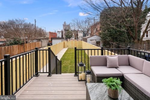 1613 Capitol St, Washington DC  20003-1620 exterior