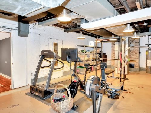 9341 Hoyne Ave, Chicago IL 60643-2028 exterior