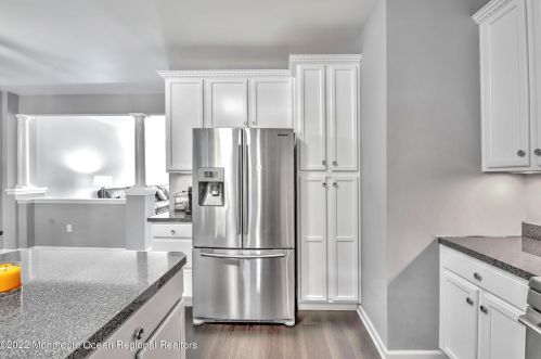 44 Pate Dr, Middletown NJ 07748-1700 exterior