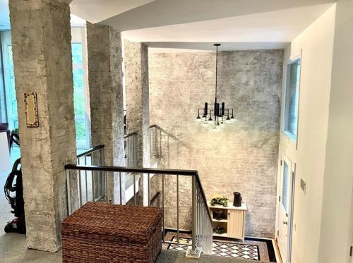 2315 Marbury Rd, Pittsburgh, PA 15221-3669