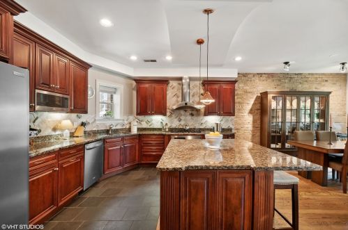 4424 Winchester Ave, Chicago, IL 60640-5809