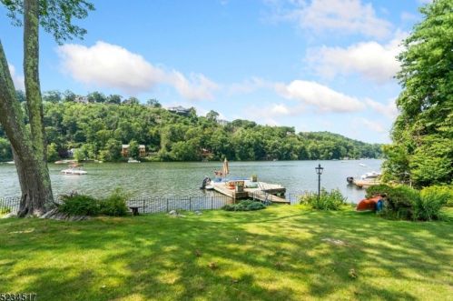 16 Is Trl, Sparta NJ 07871 exterior