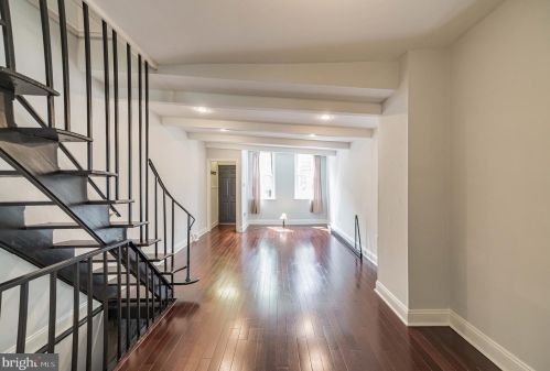 109 Mercy St, Philadelphia, PA 19148-2613