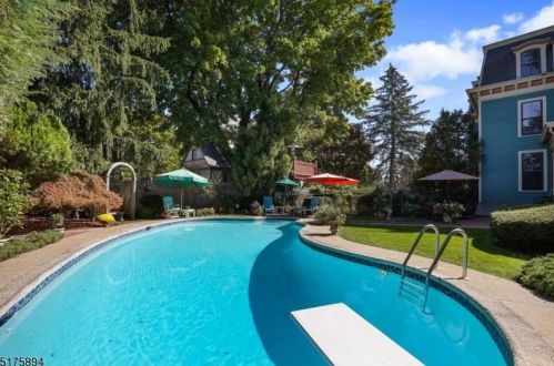 404 Moore St, Hackettstown NJ 07840-2142 exterior