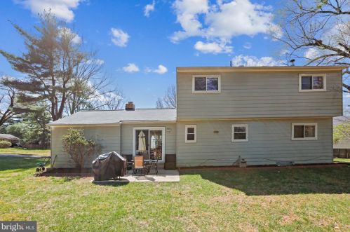 10 Grovepoint Ct, Rockville MD 20854-5505 exterior