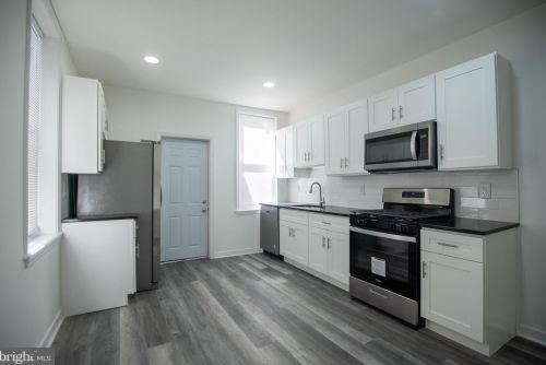 5148 Hazel Ave, Philadelphia PA 19143-1526 exterior